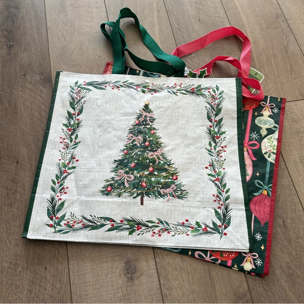 Homegoods TJMaxx Marshalls Christmas Tree & Ornament Bow Print Bags Set of 2 NWT